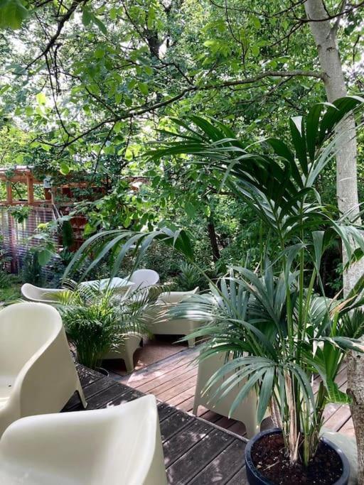 Villa Riverfront In The Garden