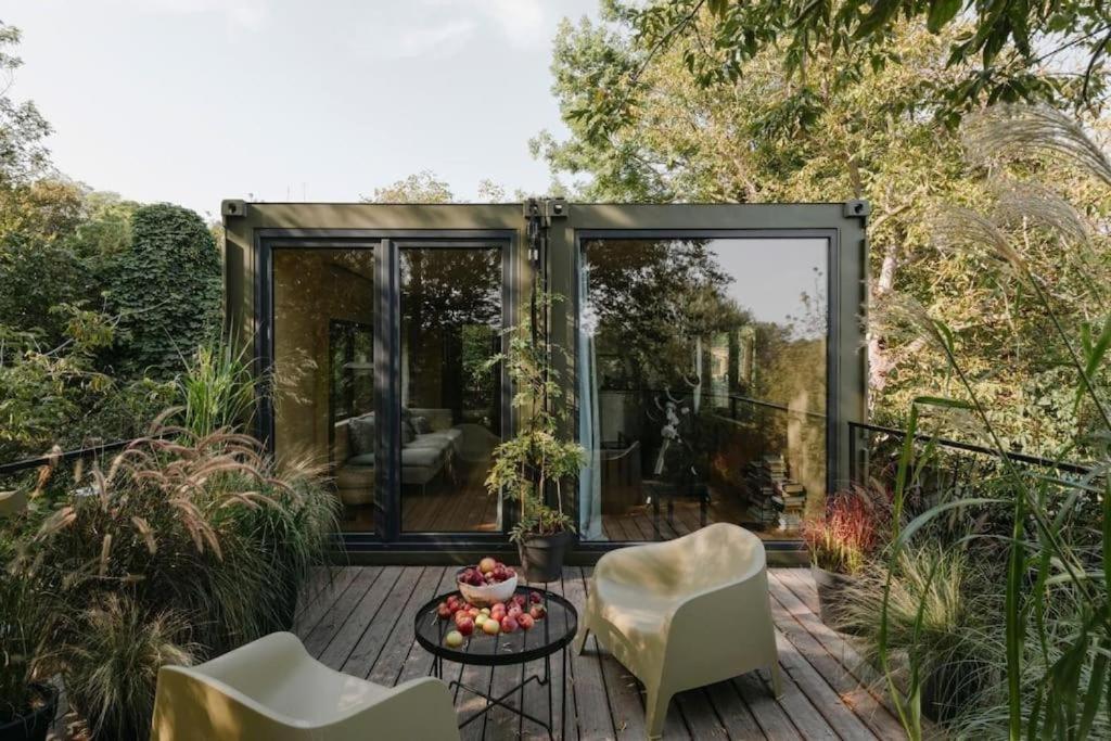 Riverfront In The Garden *